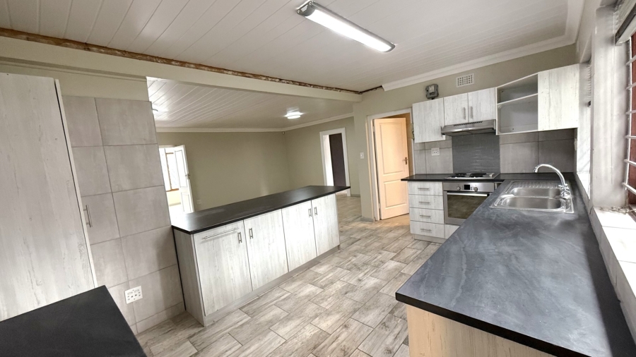 To Let 4 Bedroom Property for Rent in Costa Sarda Western Cape